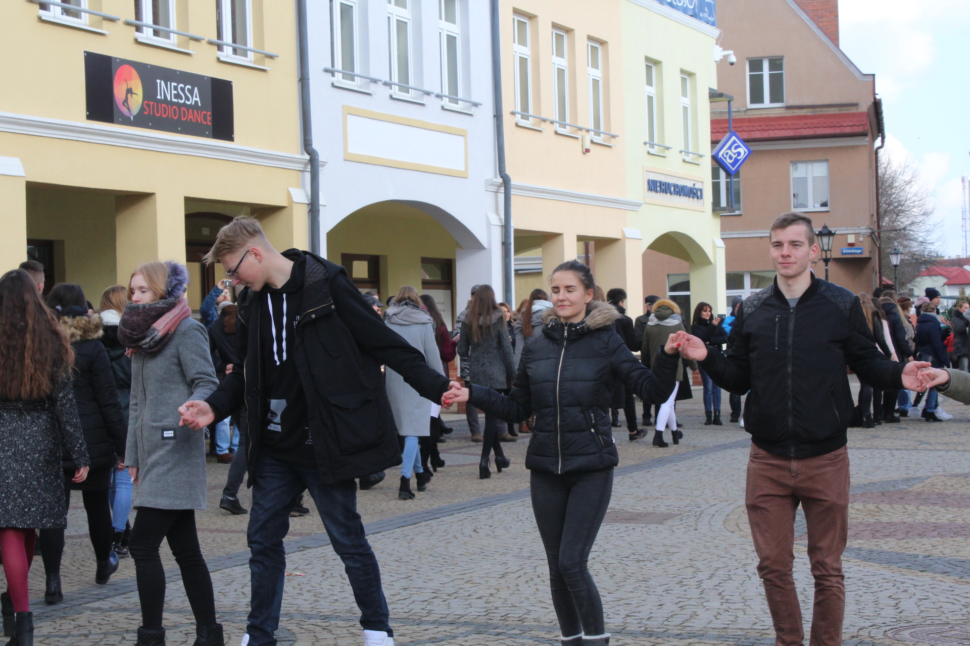 LUBIN. Pobił policjantów, bo zatrzymali go do kontroli