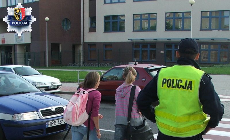 GŁOGÓW/REGION. W dzień bez kamizelki odblaskowej w terenie niezabudowanym. Po zmroku – odblaski
