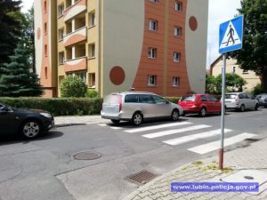 zaparkowała 2