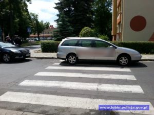 zaparkowała 3