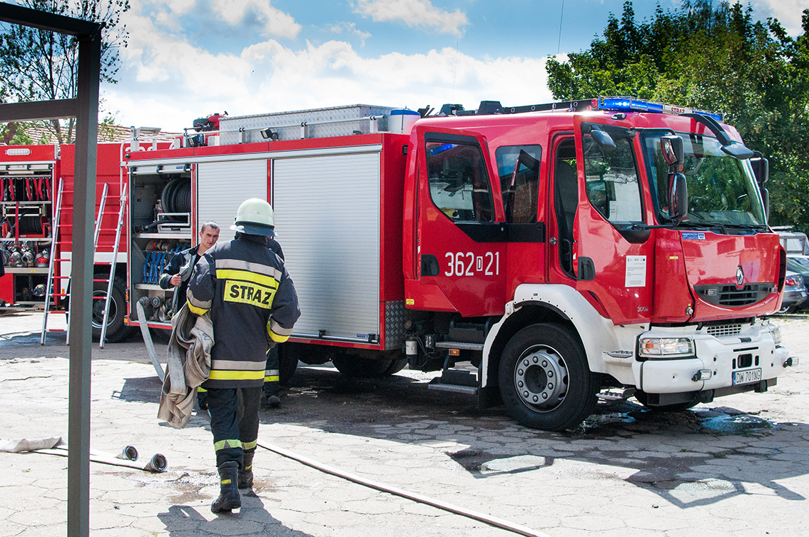 CHOJNÓW. Pożar autobusu w Krzywej