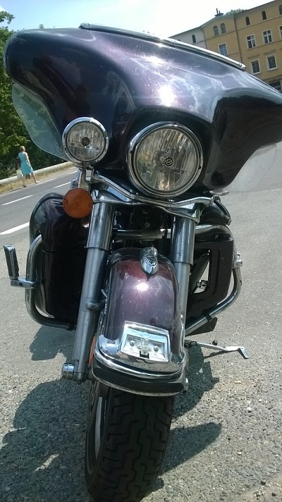 BOLKÓW. Pijany kierowca potrącił motocyklistę