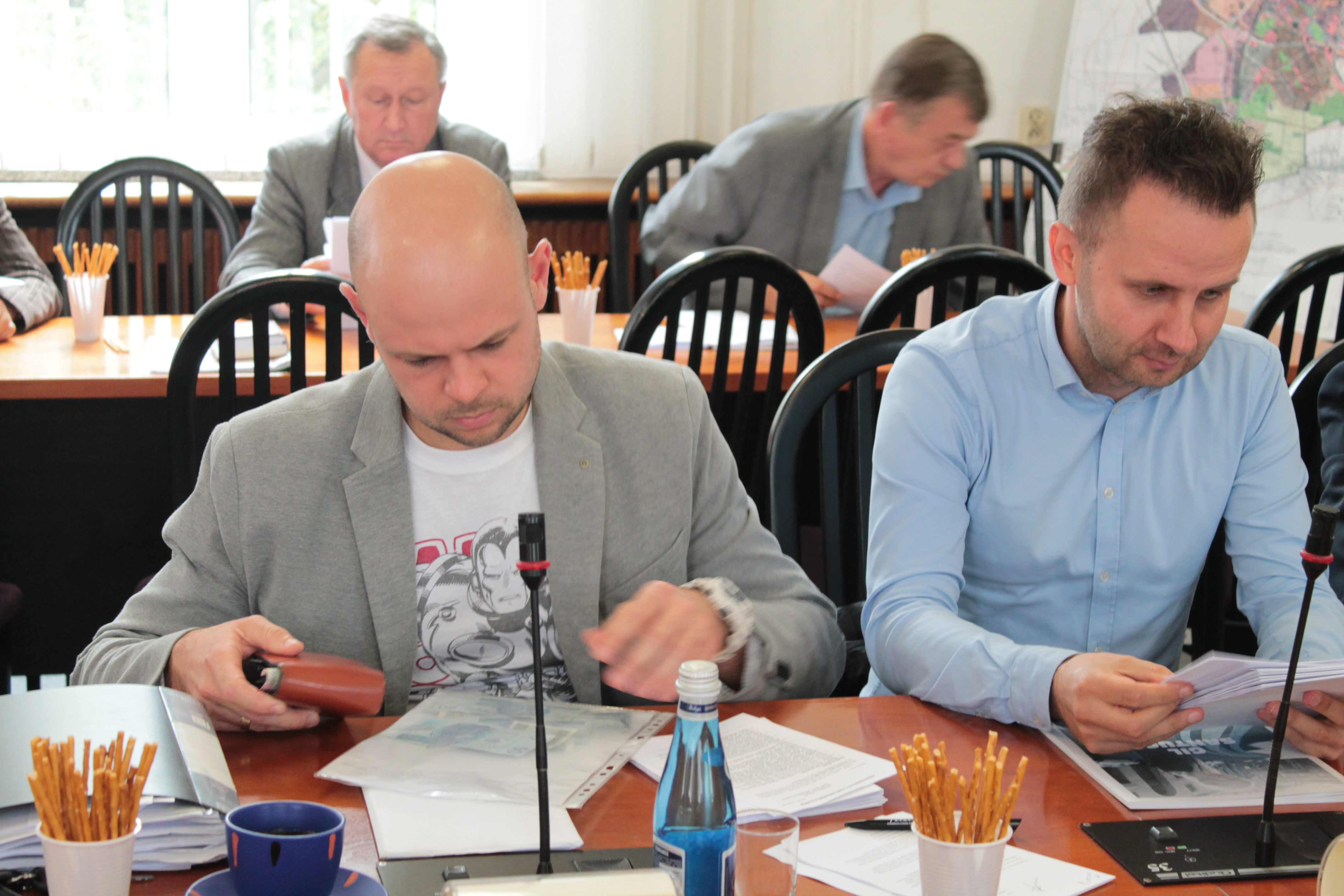 LUBIN. Radni z kopertą pieniędzy