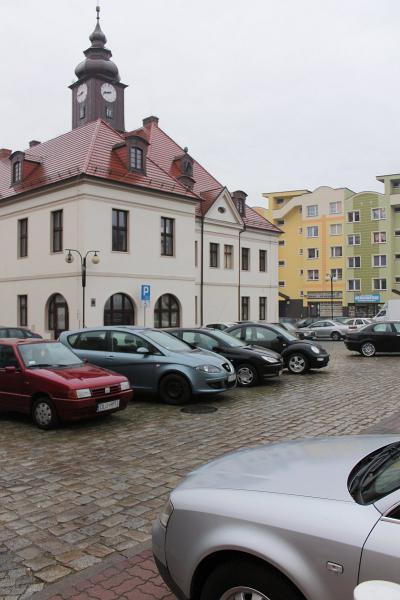 LUBIN. Płatne parkowanie rozwiązaniem problemu?