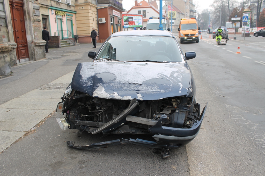 LEGNICA. Nie zachowała ostrożności (FOTO, WIDEO)