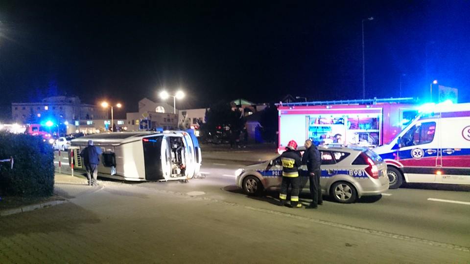 POLKOWICE. Bmw uderzył w busa (FOTO)