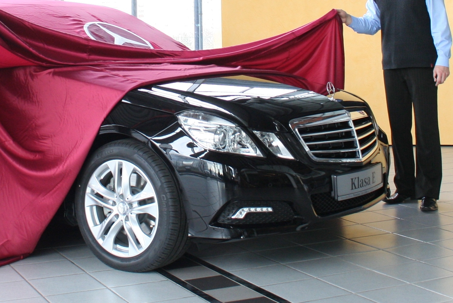 JAWOR. Mercedes wybuduje fabrykę