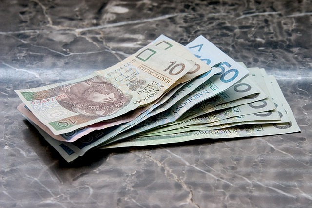 Ten bank odda pieniądze