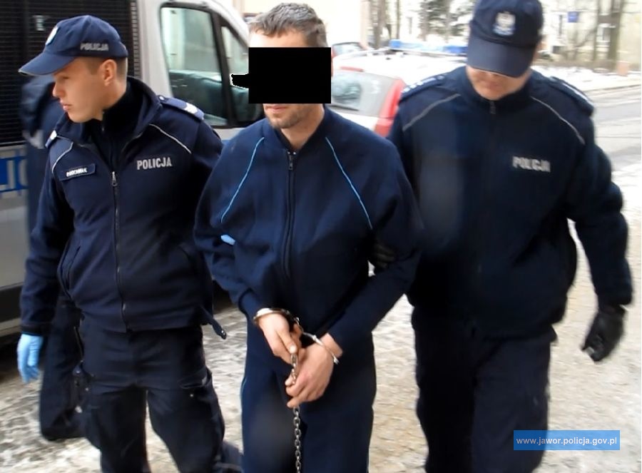 Szalikiem udusił partnerkę (WIDEO)