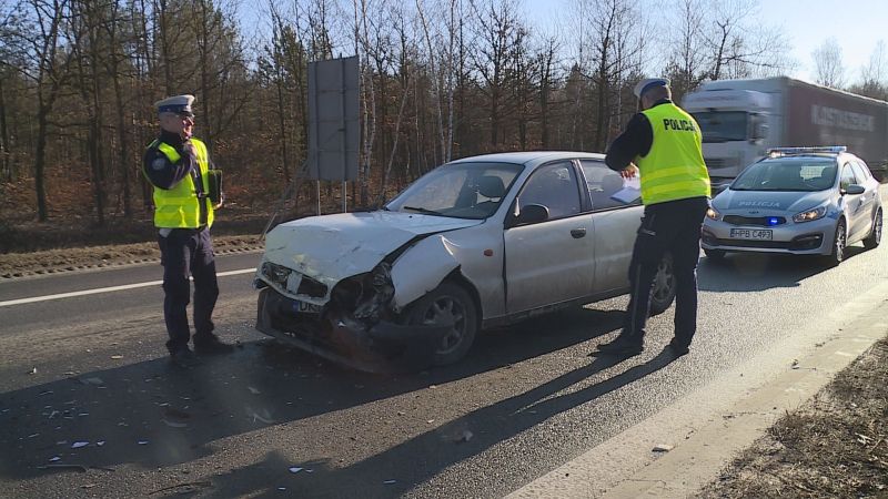 Dwa wypadki jeden po drugim – utrudnienia na DK3