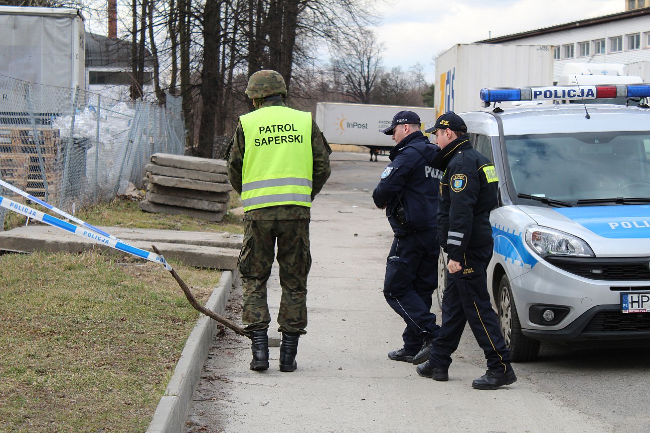 Saperzy zabrali pociski z legnickiego lotniska (FOTO)