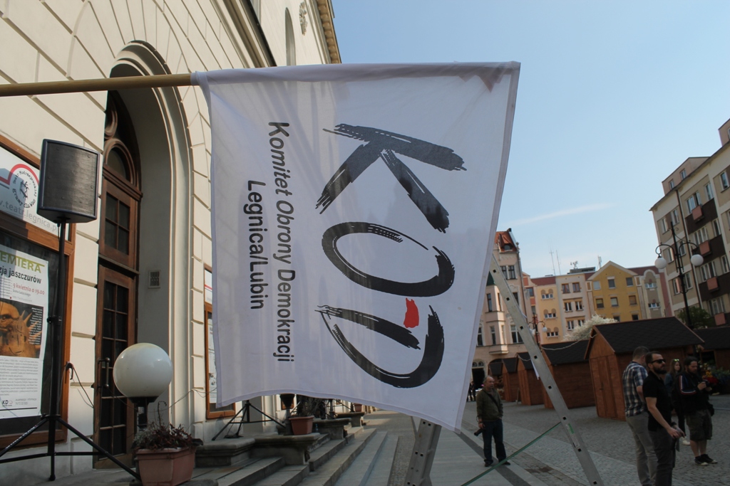 KOD przywraca środowe dyżury