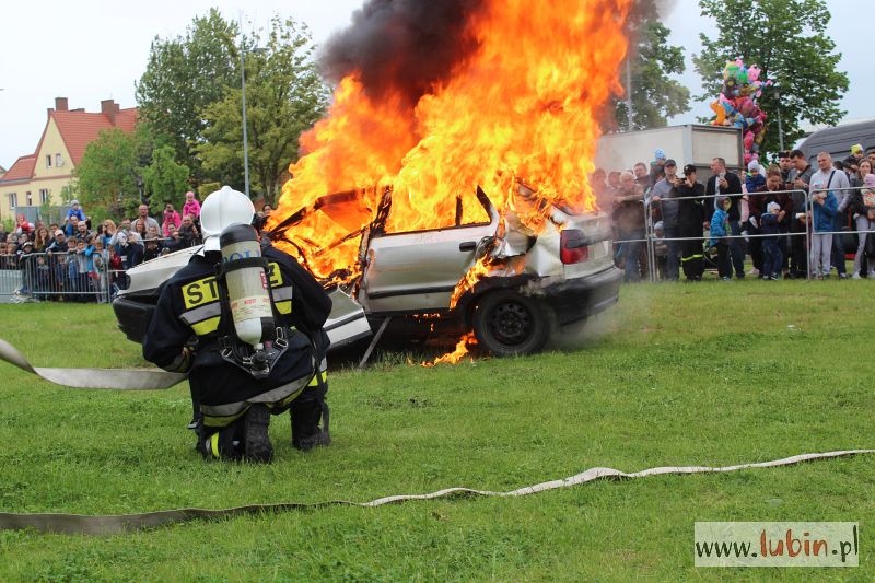 Ogniste pokazy i dromadery na niebie (FOTO, WIDEO)