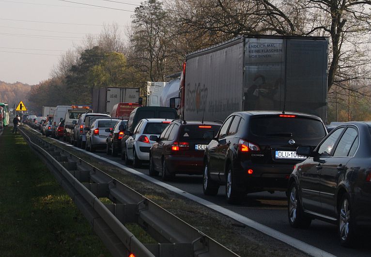 Trzy zderzenia i 15-kilometrowy korek na A4!