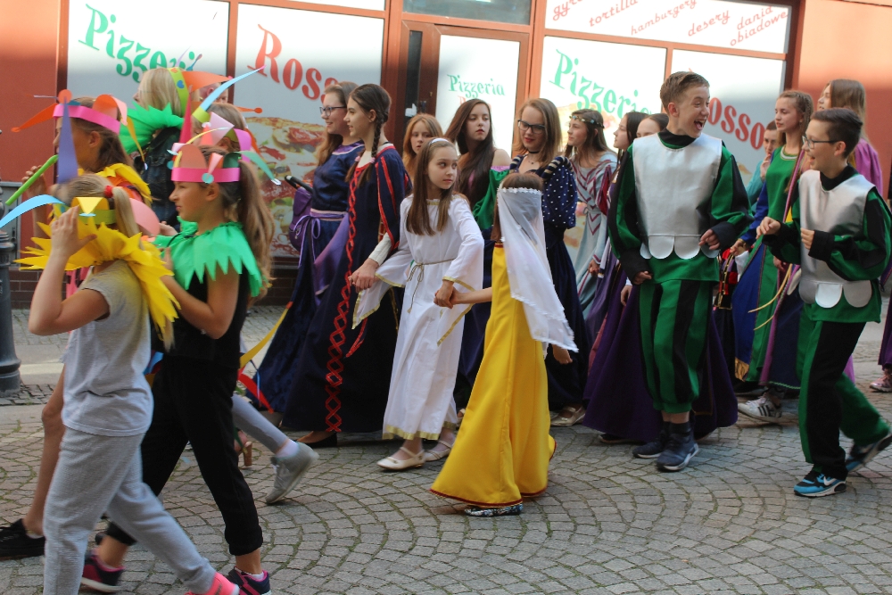 Dołącz do korowodu i wygraj nagrodę