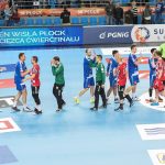 PLOCK, 30.04.2017 MECZ FAZA PLAY OFF MIEJSCA 1-8 PGNIG SUPERLIGA MEZCZYZN PILKA RECZNA SEZON 2016/17 --- MEN'S HANDBALL TOP LEAGUE MATCH: ORLEN WISLA PLOCK - KS SPR CHROBRY GLOGOW NZ PODZIEKOWANIE DRUZYN PO MECZU FOT. DOMINIK BUZE/ 400mm.pl