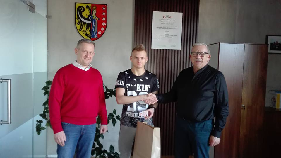 Stracił prawo jazdy za rajd wiejską drogą