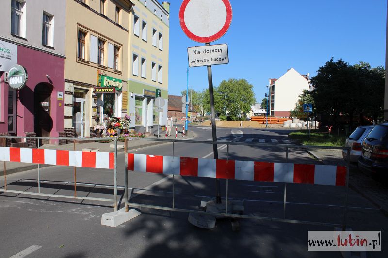 Droga w centrum miasta zamknięta. Ruszył remont (WIDEO)