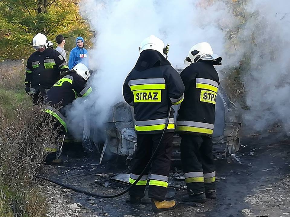 Pożar pustostanu w Głogowie. Dwie osoby w szpitalu