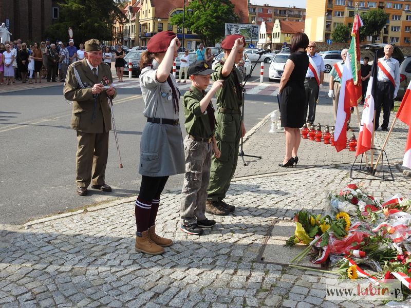 Lubinianie uczcili pamięć ofiar rzezi wołyńskiej (WIDEO)