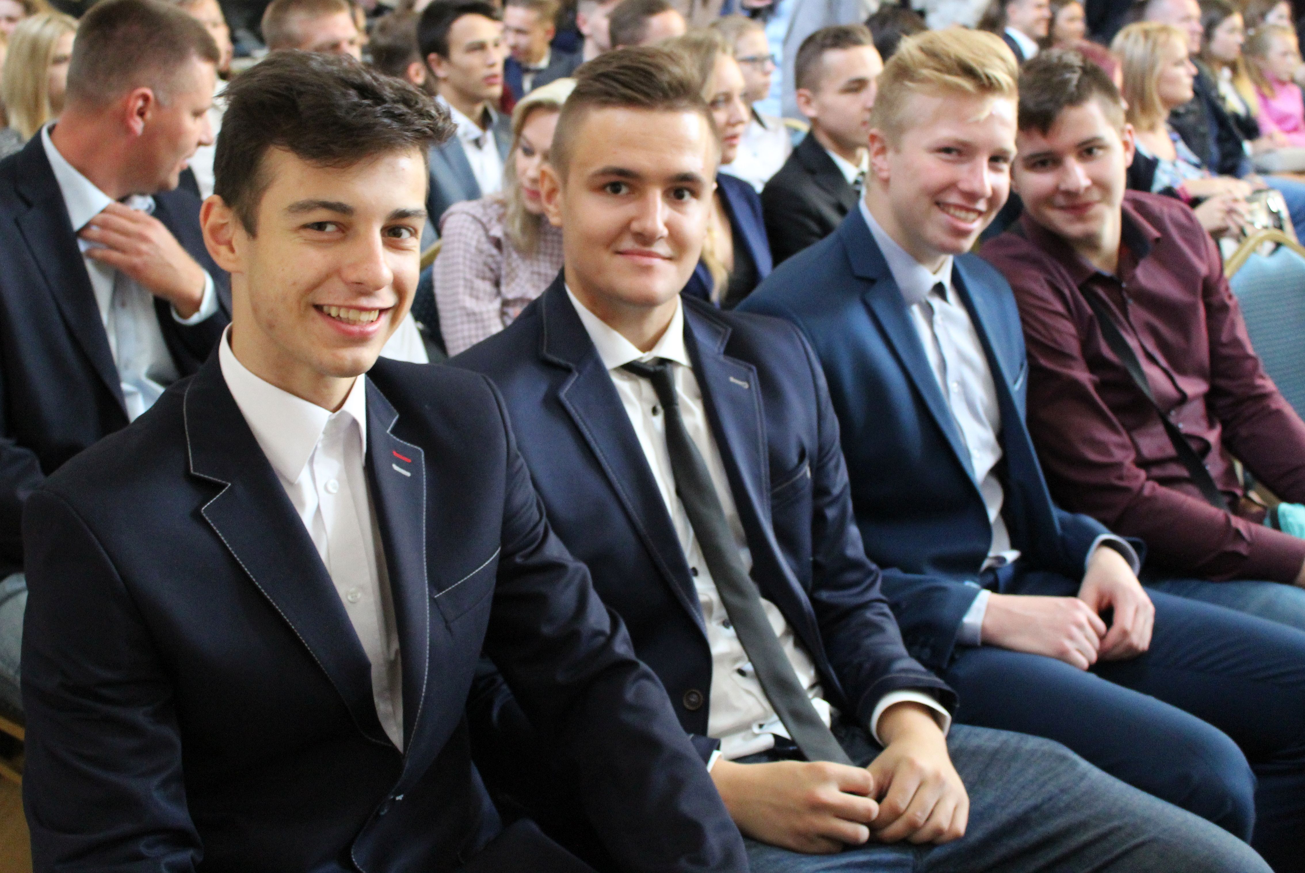 Uroczysta inauguracja roku szkolnego w Legnicy (FOTO)