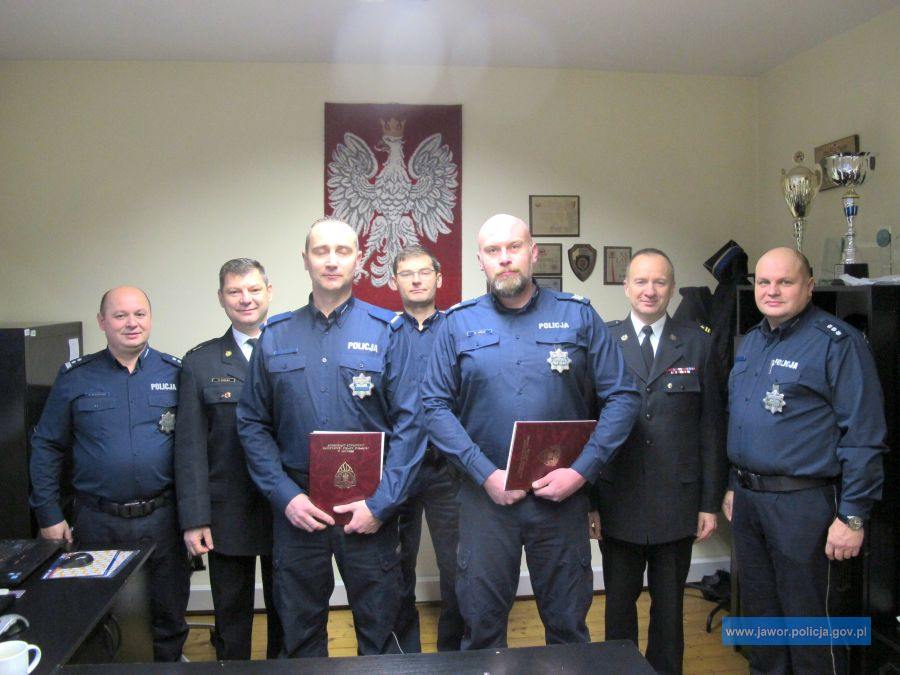 Jaworscy policjanci wyróżnieni za uratowanie życia małżeństwu (FOTO)