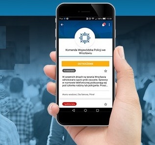 Dolnośląska policja pierwsza testuje nową aplikację telefoniczną (FOTO, WIDEO)