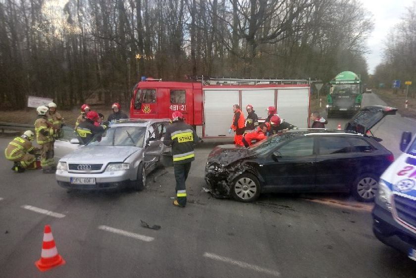 Zderzenie dwóch audi przy ZG Lubin. Będą korki!