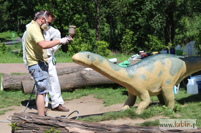 Dinozaury przechodzą metamorfozę (WIDEO)