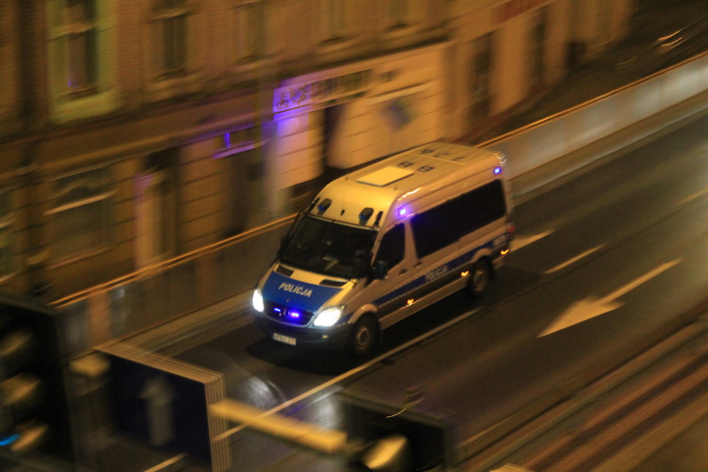 Dziewczynka traciła przytomność. Ojciec poprosił policjantów o pomoc