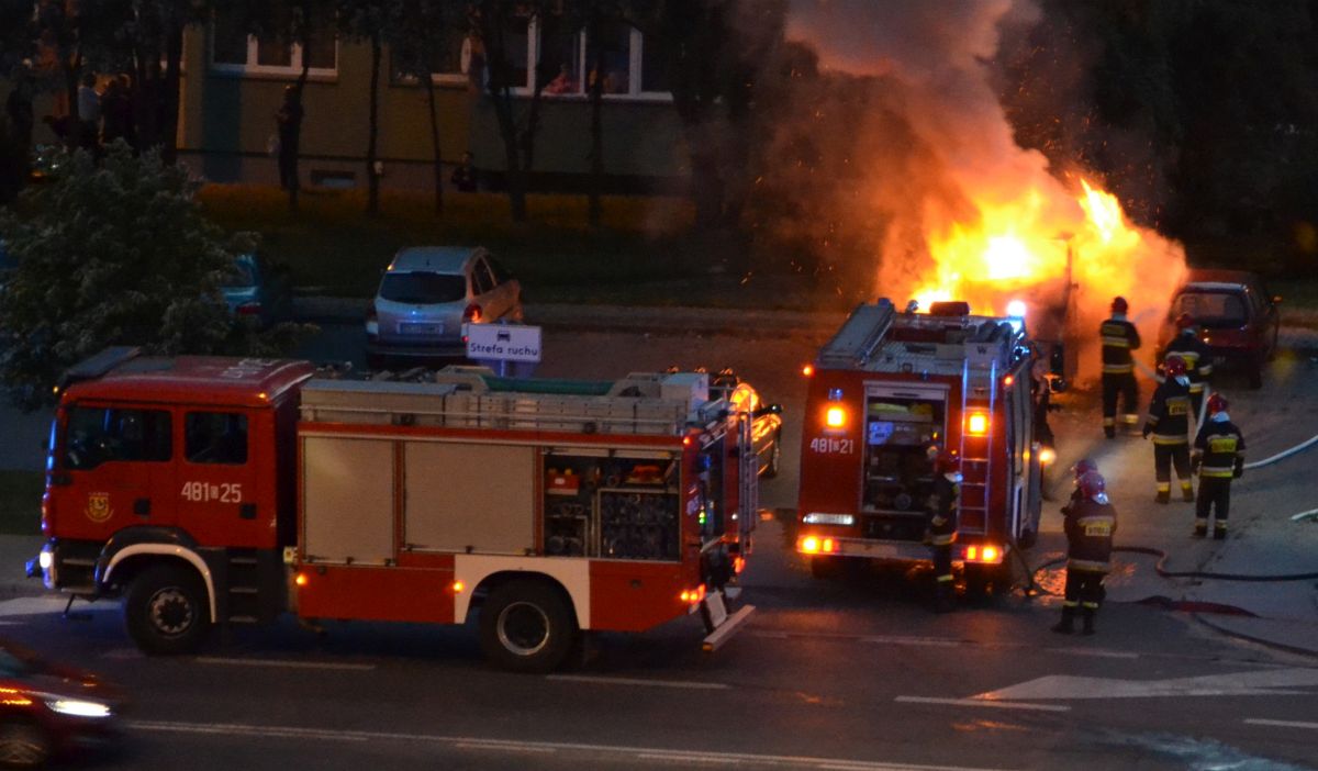 Bus spłonął, poparzona kobieta w szpitalu (FOTO)