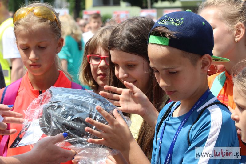 Kaski rowerowe na Dzień Dziecka (WIDEO)
