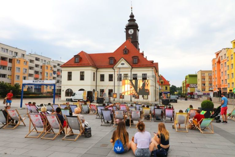 Ostatni seans pod chmurką