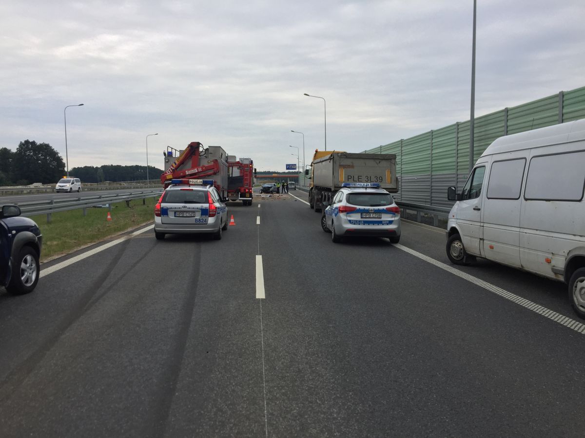 Pierwszy wypadek na S3. Kierowca trafił do szpitala (FOTO)