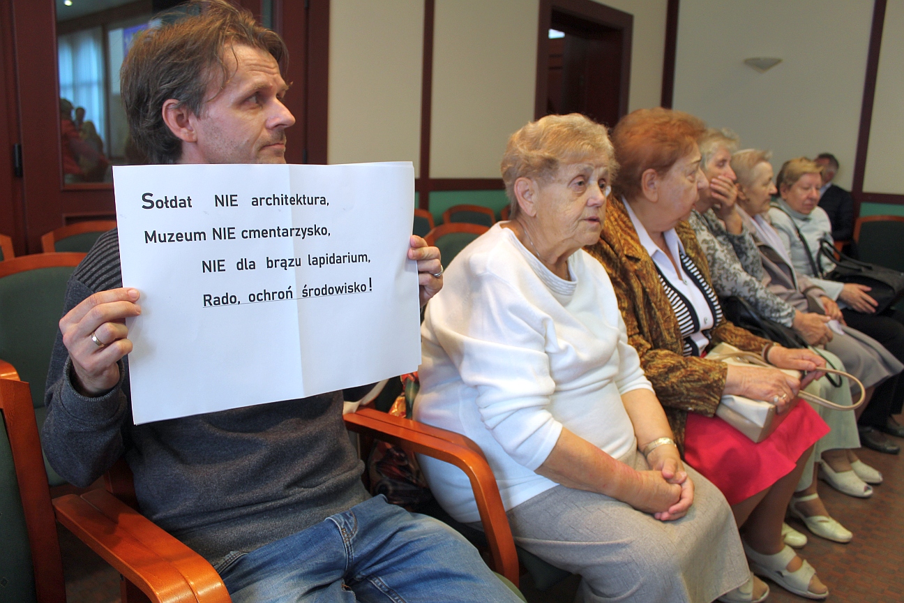 Na sesji o Stalinie, Rokossowskim i… remontach