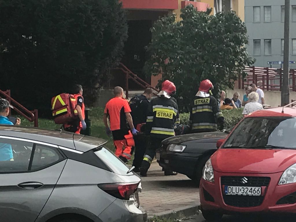 27-latek wyskoczył z siódmego piętra (FOTO)