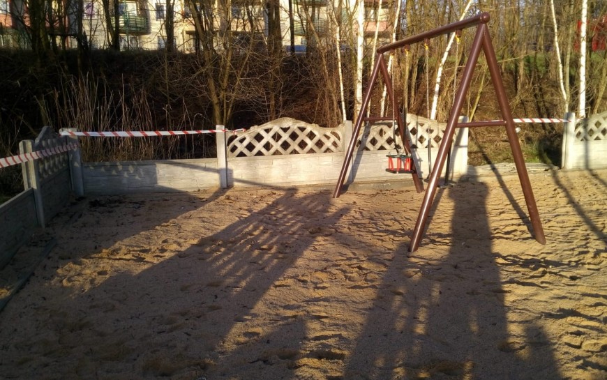 Wandale wrócili na plac zabaw w Lasku Złotoryjskim