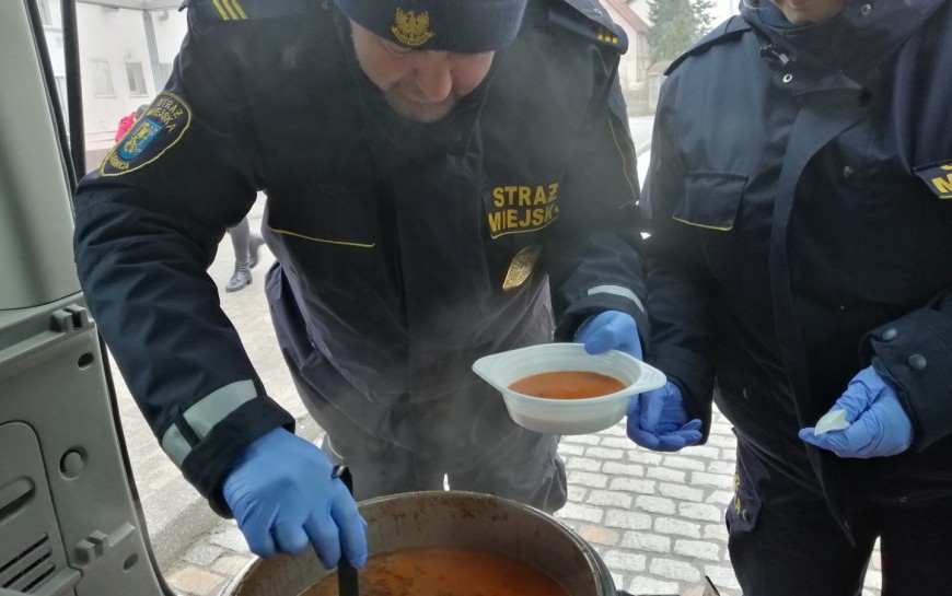 Częstowali pomidorową na walentynki