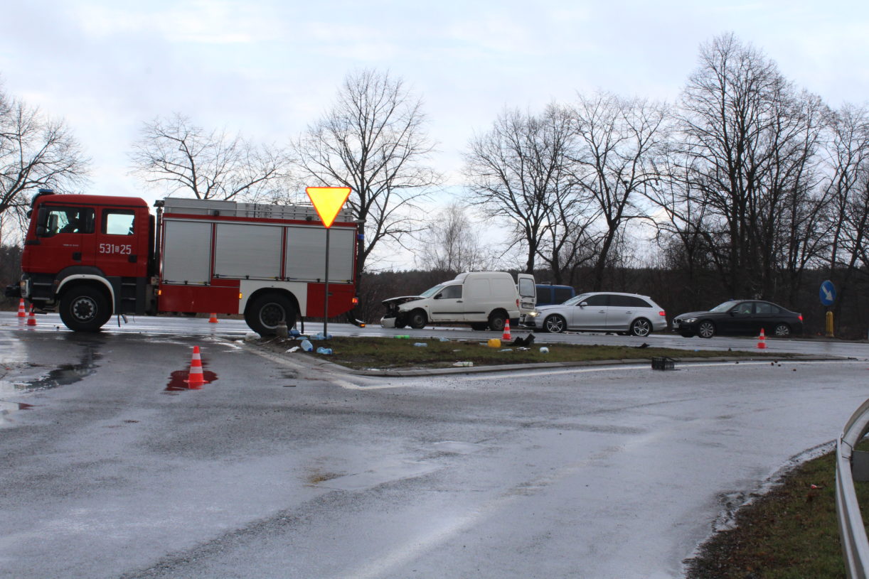 Wypadek na krajowej „trójce”. Są utrudnienia w ruchu (FOTO, WIDEO)