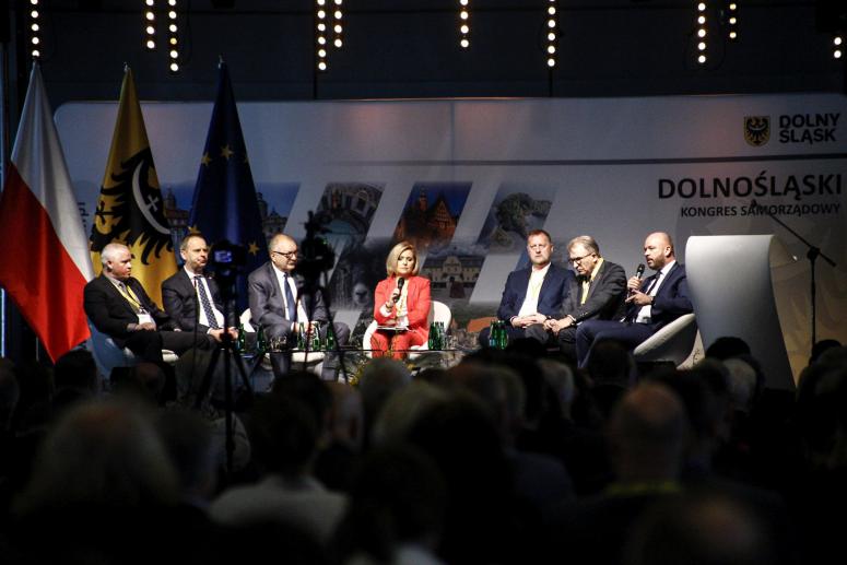Dolnośląski Kongres Samorządowy. Gorąca debata o oświacie i kolei