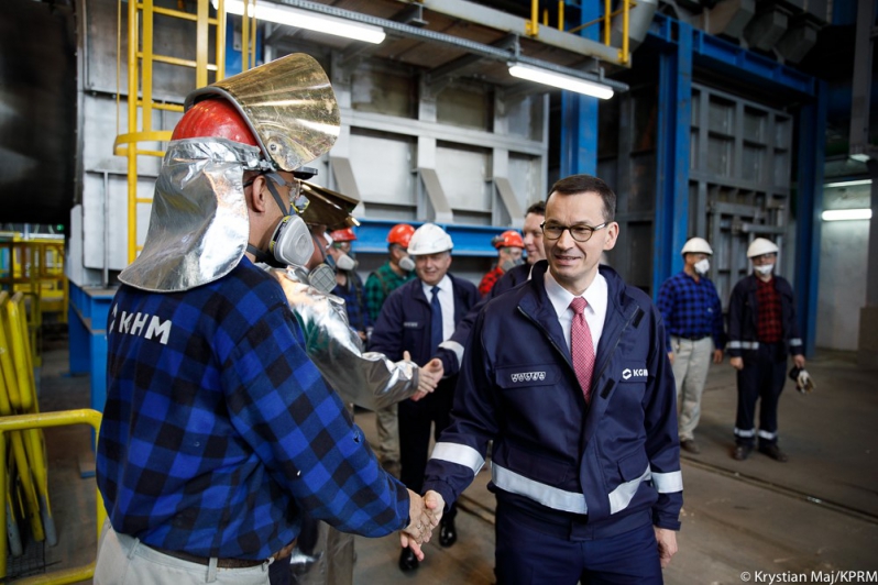 Premier Morawiecki w legnickiej hucie (WIDEO)