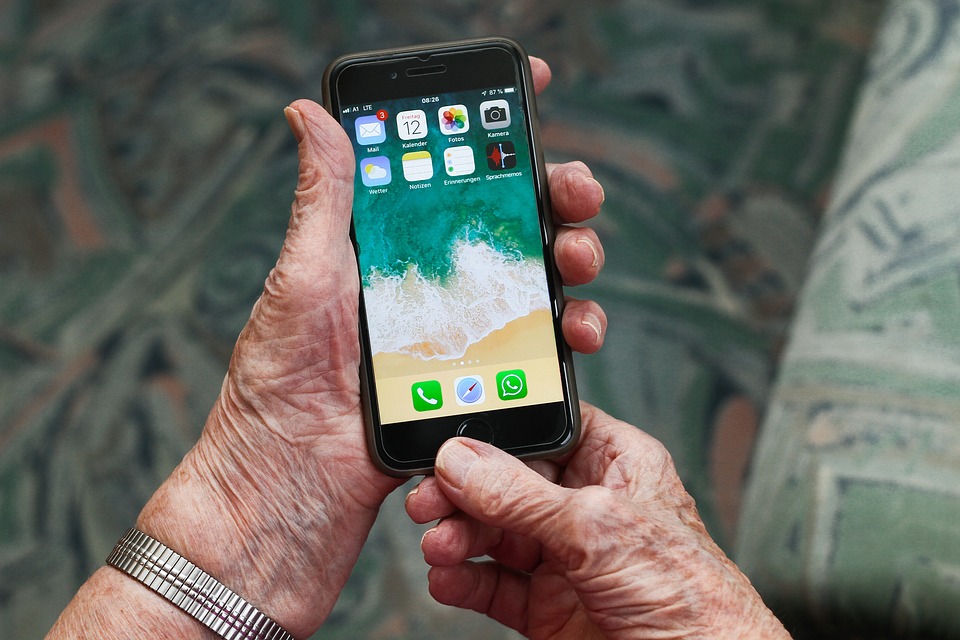 Odebrał telefon, potem wyrzucił pieniądze przez okno
