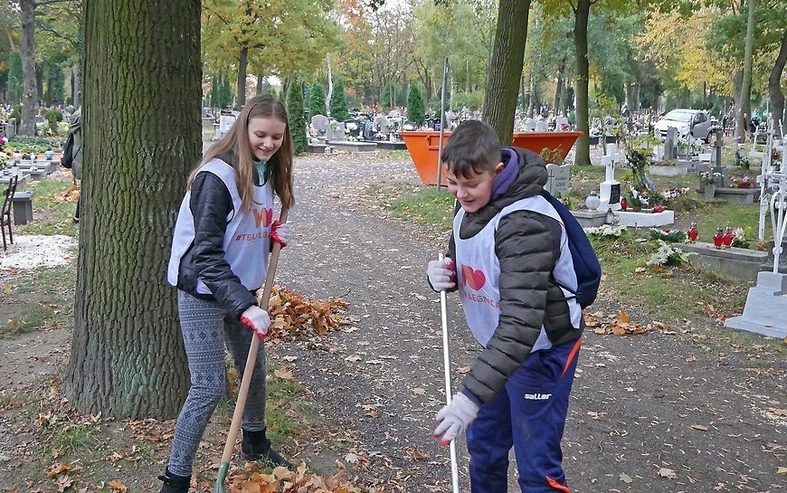 Wolontariusze uporządkują zapomniane mogiły