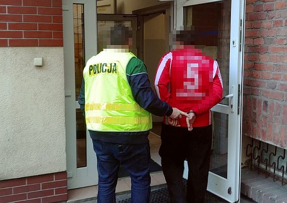 Podpalił stodołę, wpadł kompletnie pijany (WIDEO)