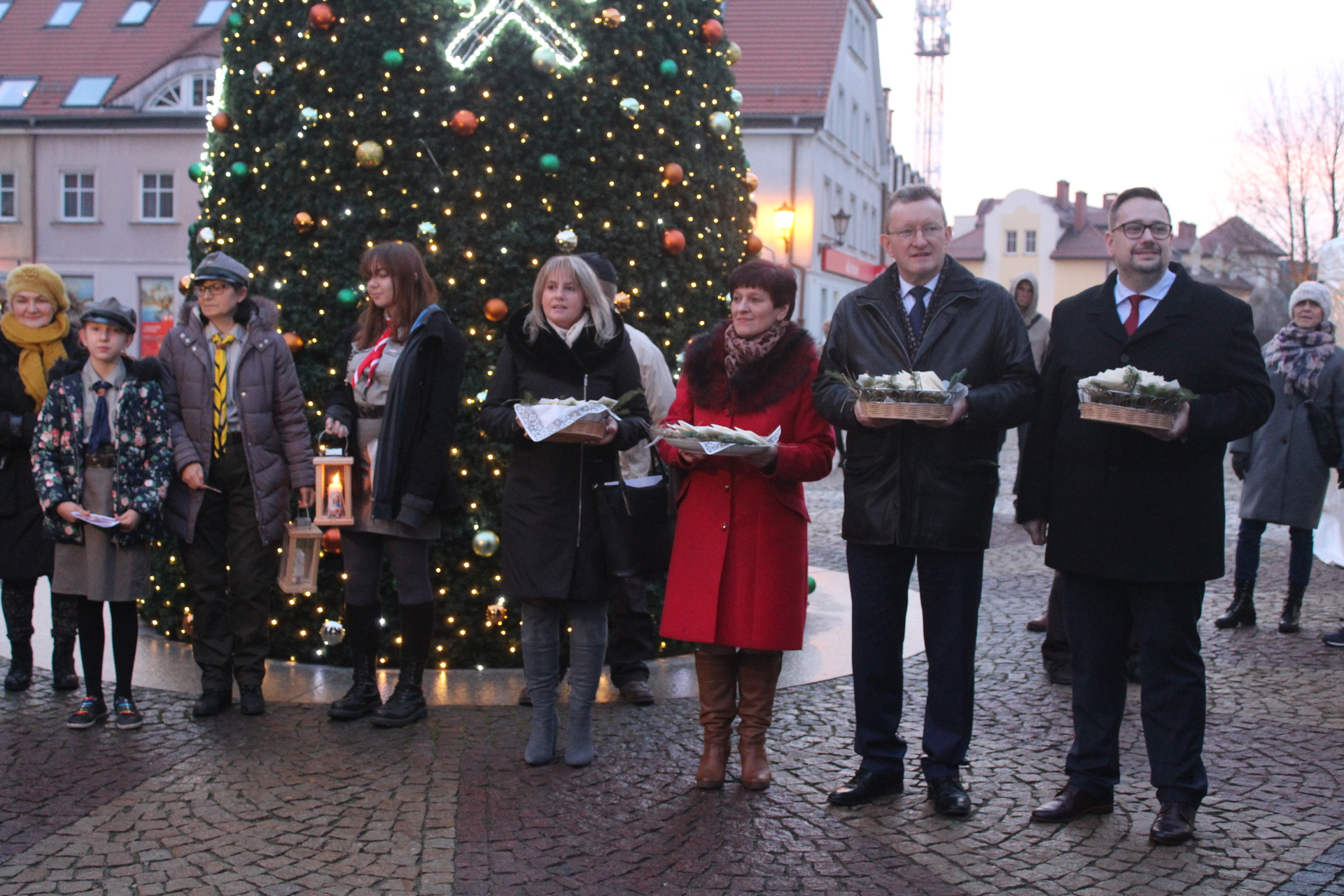 Podzielili się opłatkiem na polkowickim Rynku (FOTO)