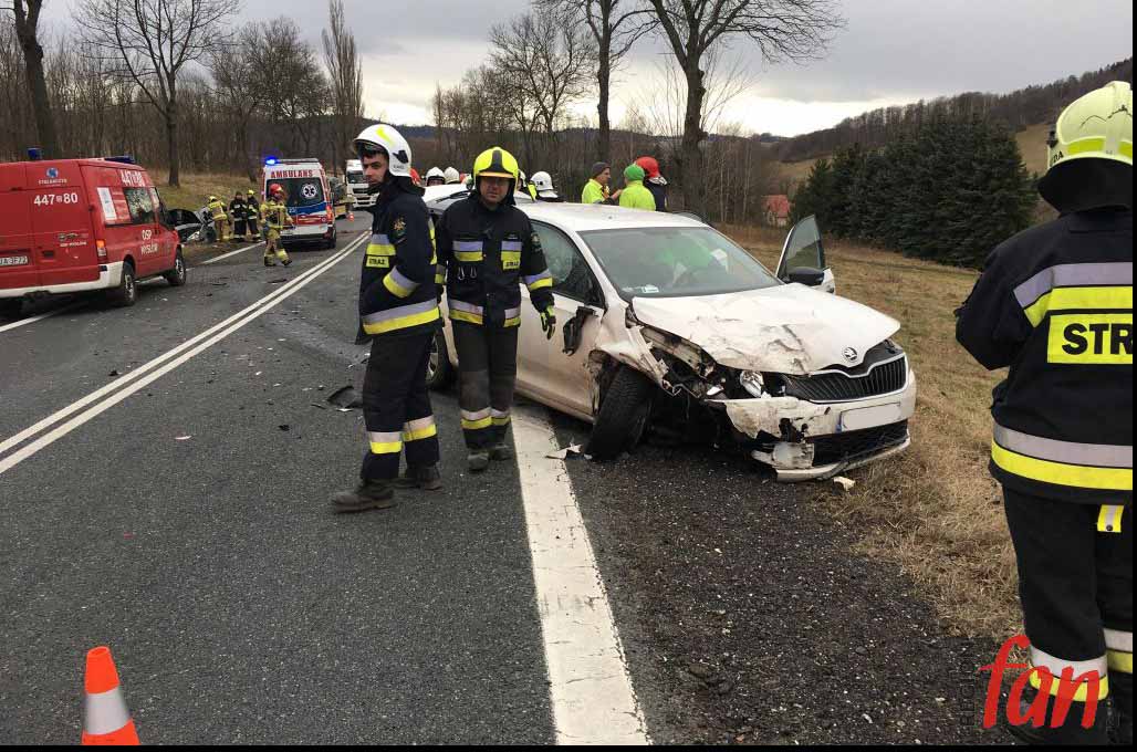 Kolizja w Mysłowie. Niemowlę w szpitalu! (FOTO, WIDEO)