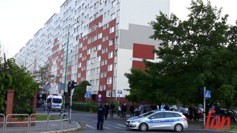 Ciężko ranna kobieta w wyniku strzału z broni palnej