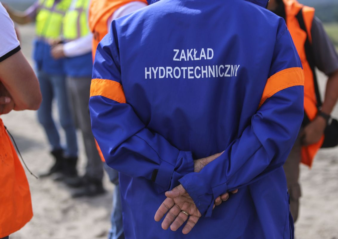 Awaria rurociągu przy zbiorniku Żelazny Most