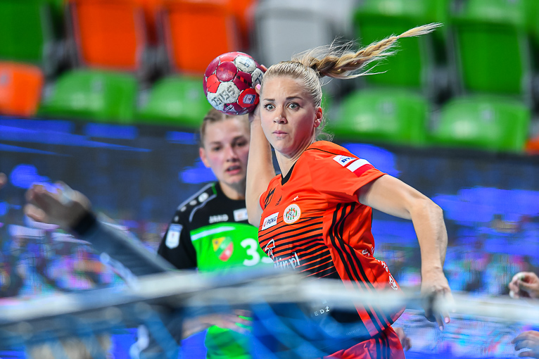 Pewne zwycięstwo szczypiornistek w derbach! (FOTO)
