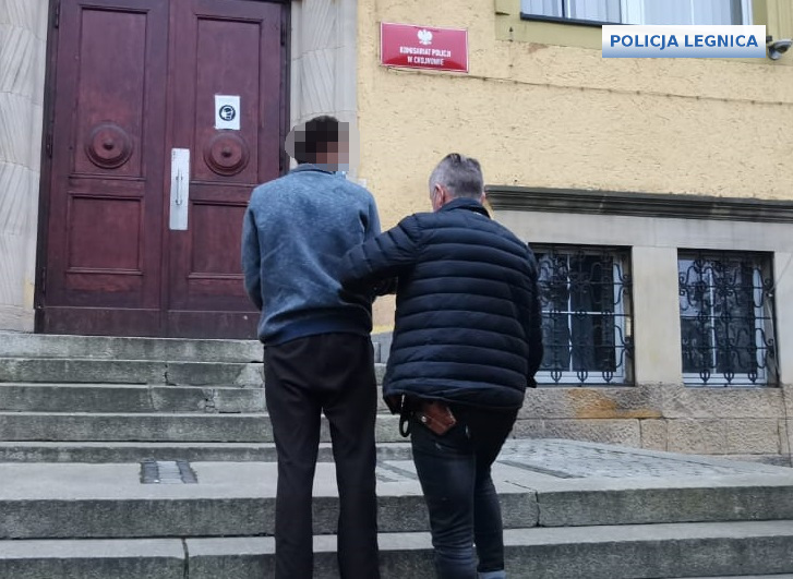 Ukradł ogrodzenie i bronił się maczetą (WIDEO)